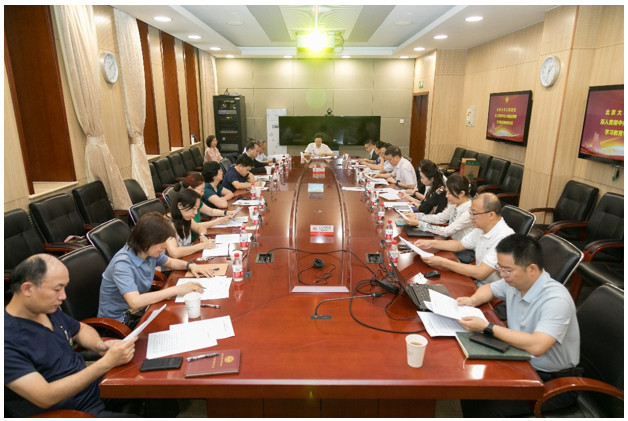 党委组织深入学习中央八项规定精神学习教育读书班（二）